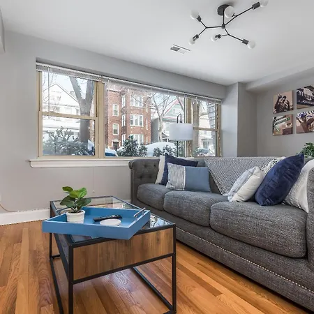 The Bright Retreat In Andersonville