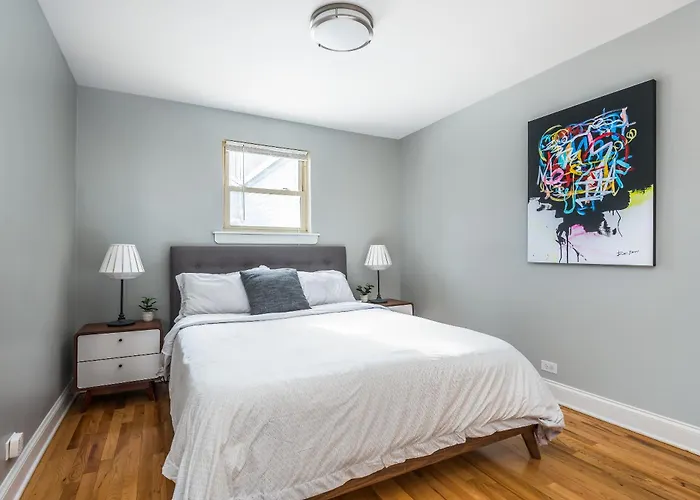 The Bright Retreat In Andersonville *