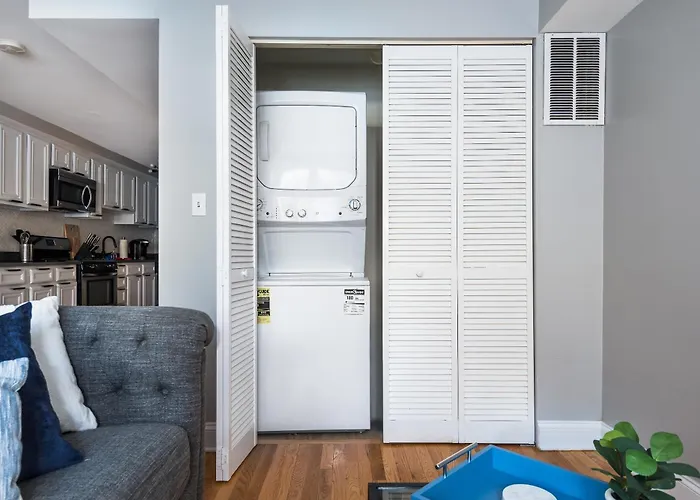 The Bright Retreat In Andersonville Apartment *