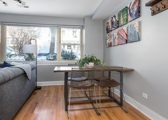 The Bright Retreat In Andersonville Apartment Chicago