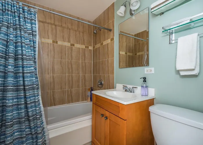 The Bright Retreat In Andersonville *